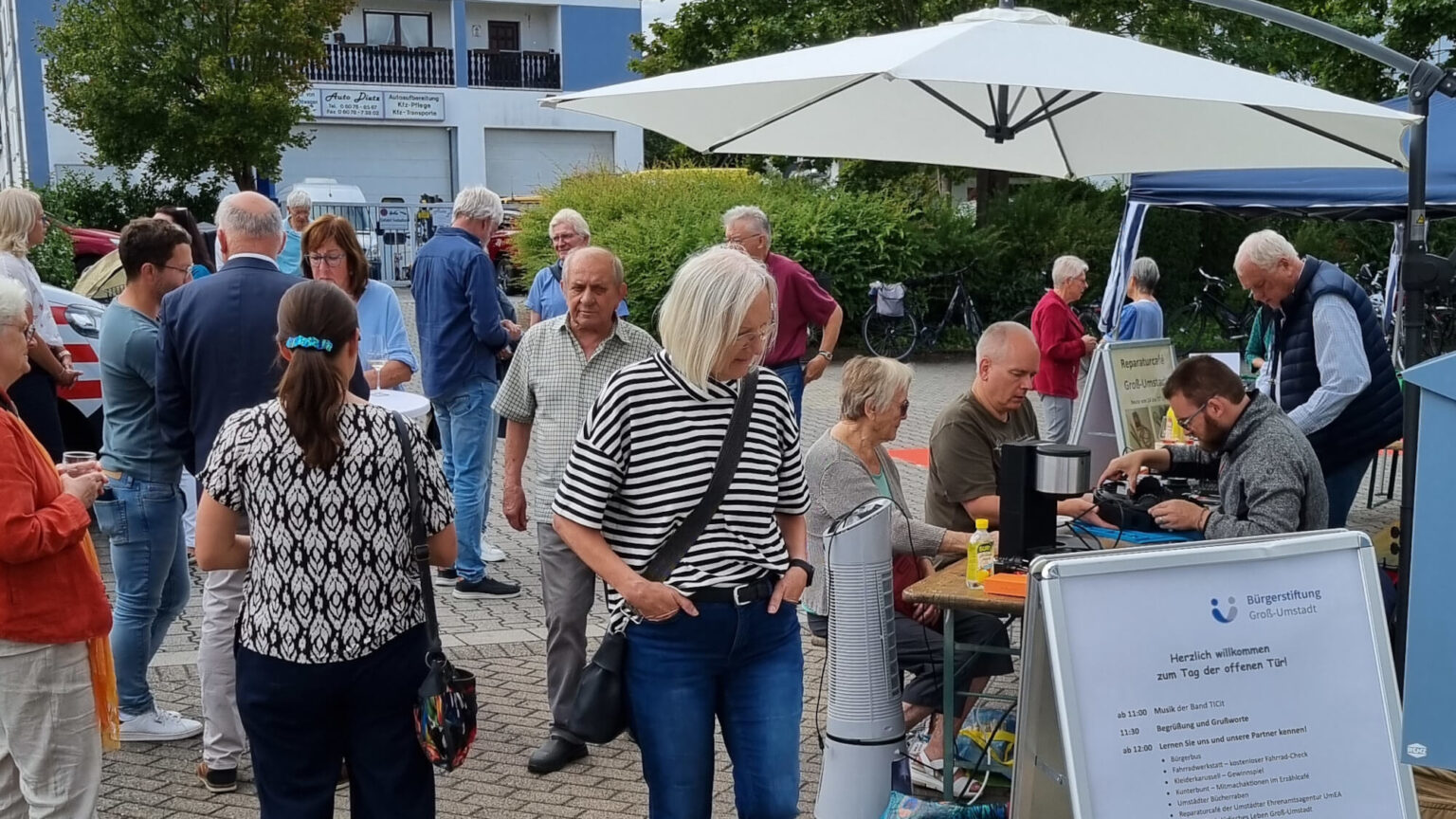 Tag der offenen T&uuml;r 2026 - Blick in den Hof