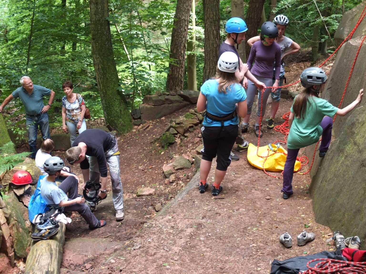Klettern mit Schuelerinnen und Schuelern im Steinbruch Wiebelsbach 2013