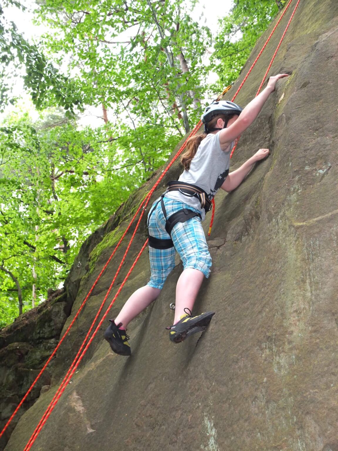 Klettern mit Schuelerinnen und Schuelern im Steinbruch Wiebelsbach 2013